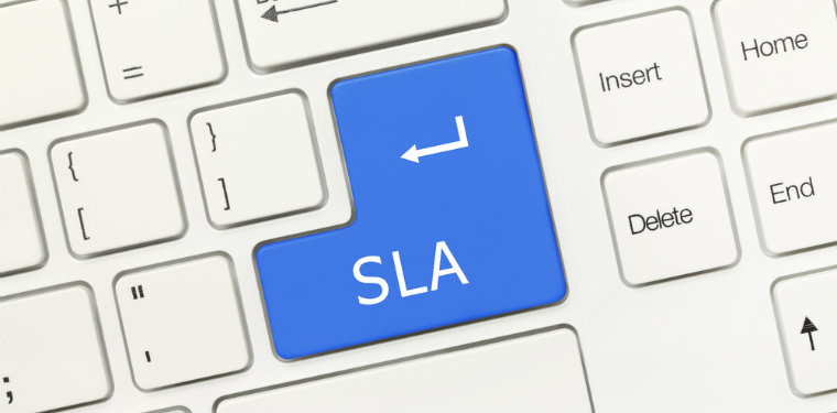 Tecla de enter azul com a sigla "SLA". Representação do que é SLA.